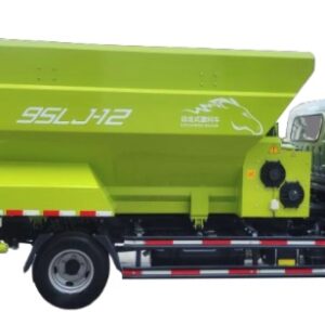 TMR Spreader truck