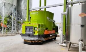 Read more about the article Feed Pushers and Feeding Robots: Dairy feeding automation